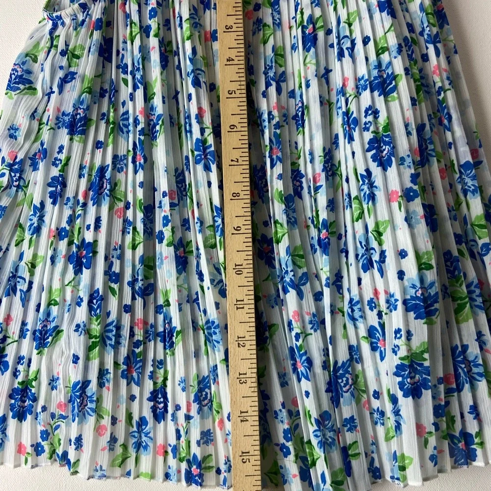 Abercrombie & Fitch Floral Adjustable Strap Floral Tank Top SzS (sku241) - Picture 6 of 8